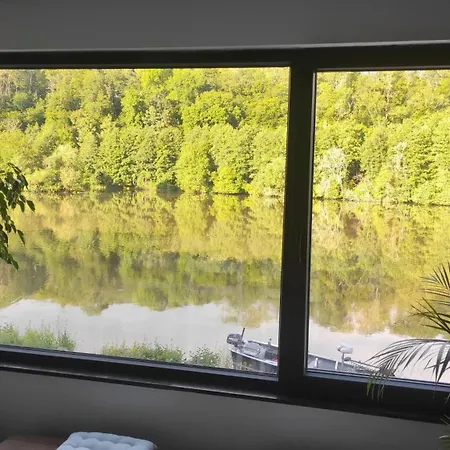 Charming Riverside House With Jacuzzi And Gym Блемон