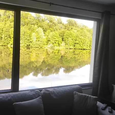 Holiday home Charming Riverside House With Jacuzzi And Gym *