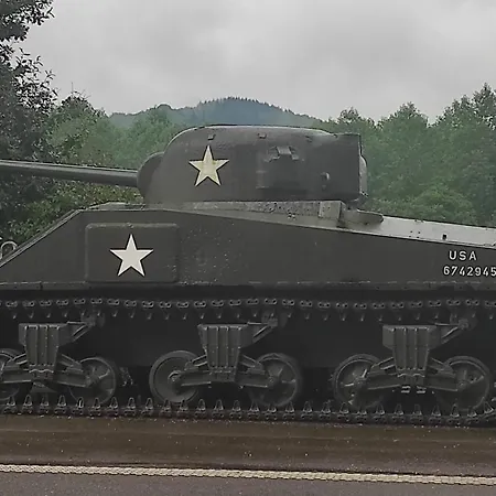 Charming Riverside House With Jacuzzi And Gym Блемон