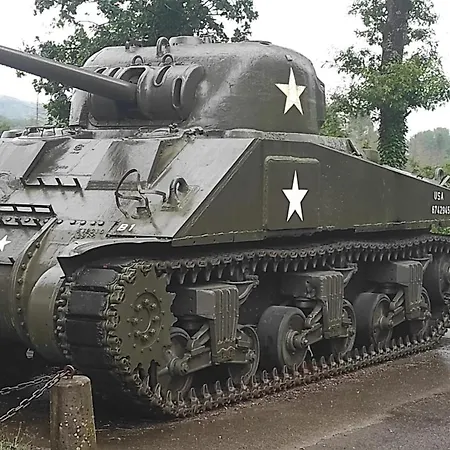 Charming Riverside House With Jacuzzi And Gym Дом отдыха