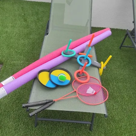 Charming Riverside House With Jacuzzi And Gym