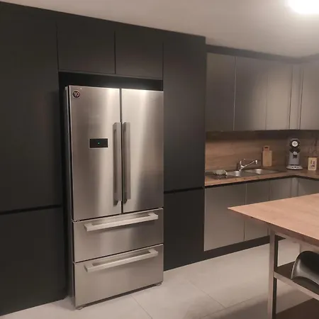 Charming Riverside House With Jacuzzi And Gym Дом отдыха *