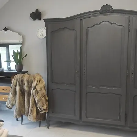 Дом отдыха Charming Riverside House With Jacuzzi And Gym *