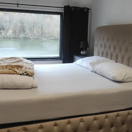 Charming Riverside House With Jacuzzi And Gym Дом отдыха Блемон