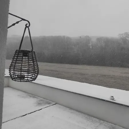 Charming Riverside House With Jacuzzi And Gym * Блемон