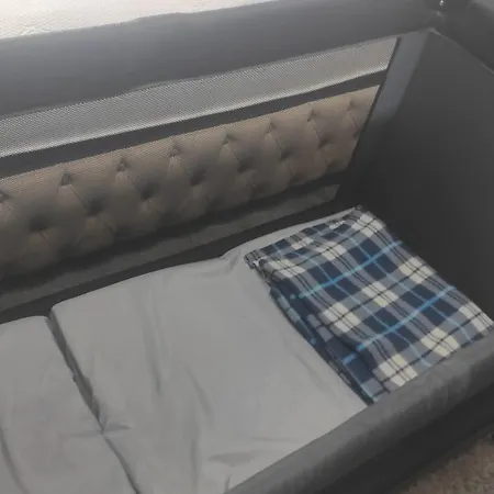 Charming Riverside House With Jacuzzi And Gym 펜션 *