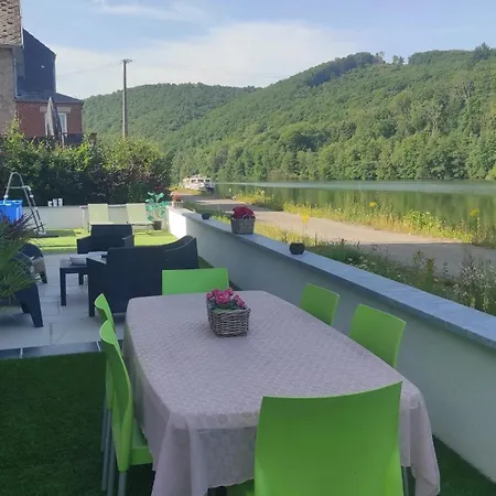 Charming Riverside House With Jacuzzi And Gym