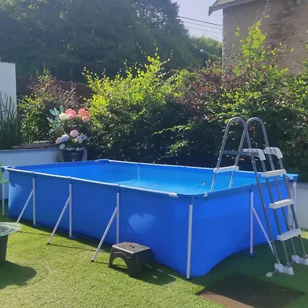 Charming Riverside House With Jacuzzi And Gym Dom wakacyjny *